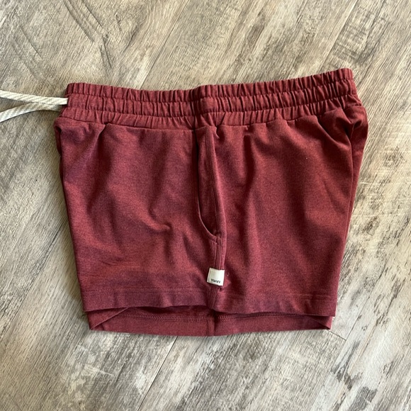 Vuori HALO PERFORMANCE SHORT! 😊❤️ in Rose Heather - Picture 4 of 6